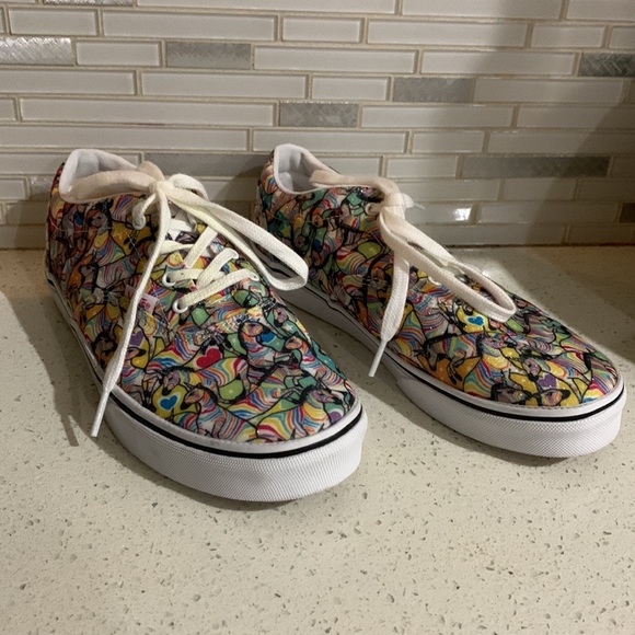 Vans - Picture 2 of 2